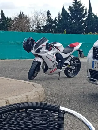 Moto Derbi GP1 125cc Blanca 4 tiempo