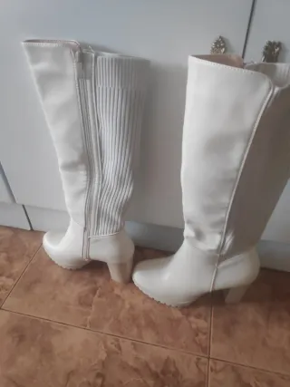 Botas de tacón blancas