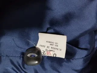 Abrigo azulón moderno