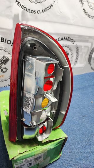 Opel Corsa 1993 piloto trasero izquierdo