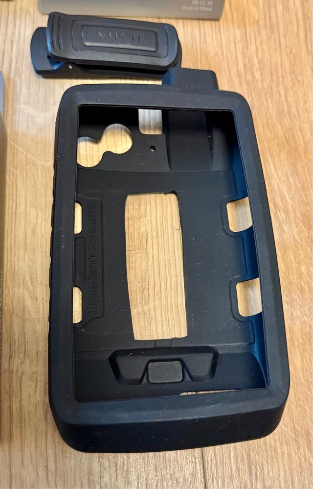 GPS Garmin Montana 710i + Accessori + Regali