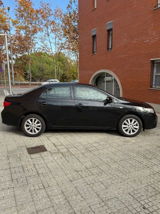 Toyota Corolla 2007 177.000 km gasolina