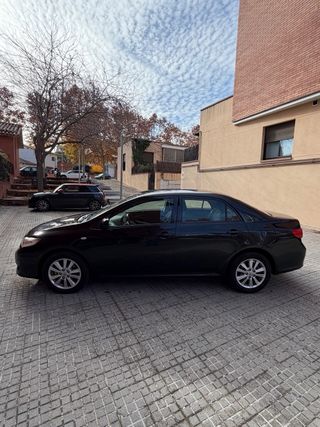 Toyota Corolla 2007 177.000 km gasolina