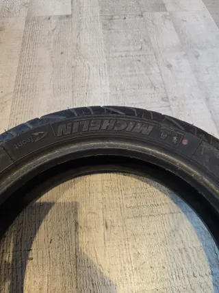 Neumático 120/70-12 Michelin City Grip usada