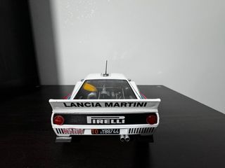 Lancia 037 1:18 Martini Racing