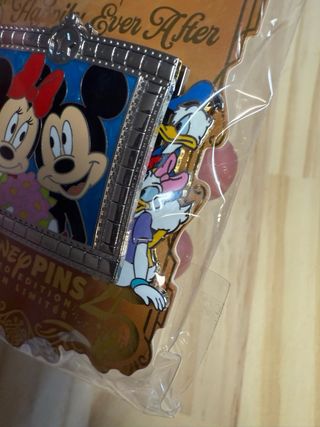 Pin Disney Mickey y Minnie Happily Ever After