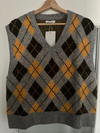 Chaleco Zara Rombos Gris y Mostaza