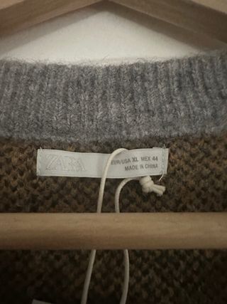 Chaleco Zara Rombos Gris y Mostaza