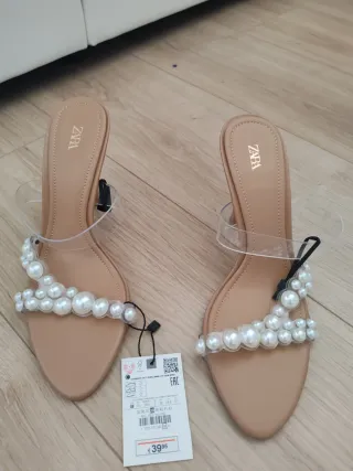 Sandalias Zara Talla 38 Perlas y Transparente