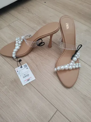Sandalias Zara Talla 38 Perlas y Transparente