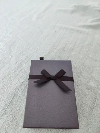 Conjunto de pendientes y collar