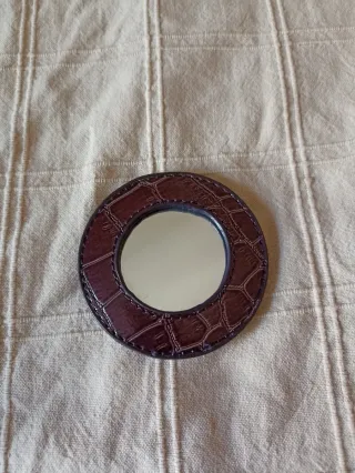 Bolso cartera morado Kbas con espejo