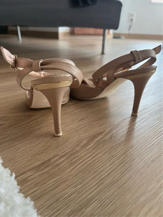 Sandalias Baldinini Beige Talla 37 Tacón