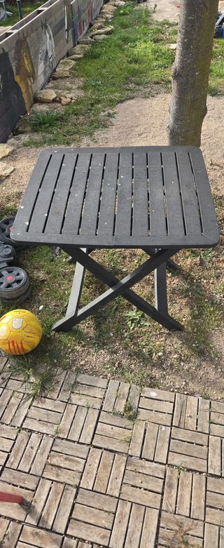 Mesa plegable de plástico negra