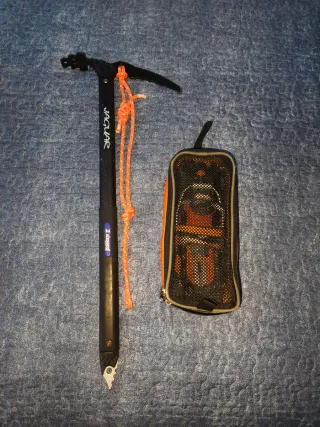 Piolet da traversata Simond e ramponi Petzl