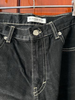 Pantalón tejano ancho negro