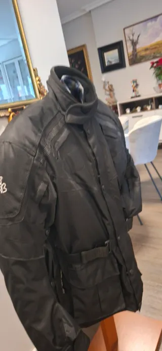 Chaqueta de moto negra