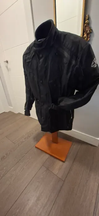 Chaqueta de moto negra