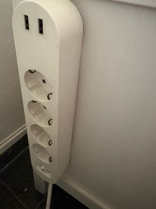 Mueble TV Ikea blanco y madera