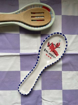 Supporto per cucchiai in ceramica dipinto a mano