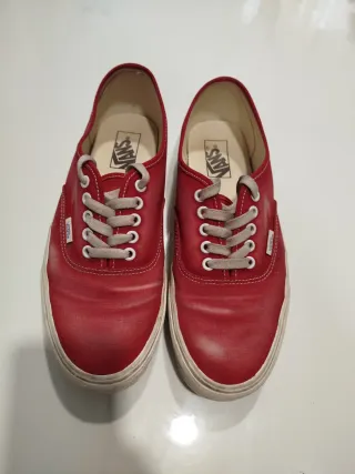 Zapatillas Vans Rojas Hombre. Efecto desgastado