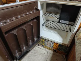 Nevera trivalente, fregadero, fuegos para caravana