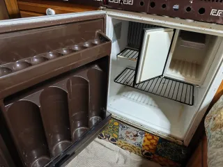 Nevera trivalente, fregadero, fuegos para caravana