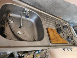 Nevera trivalente, fregadero, fuegos para caravana