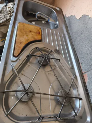 Nevera trivalente, fregadero, fuegos para caravana