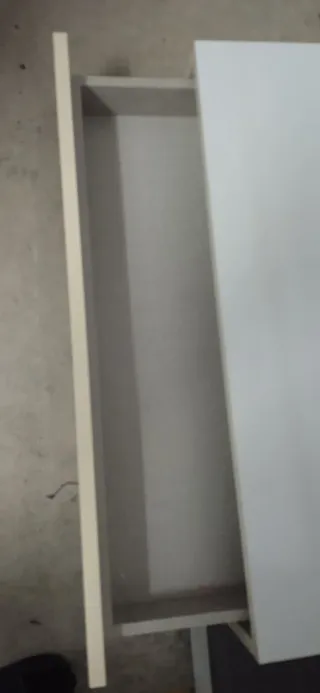 Ingresso con 2 cassetti e 3 specchi