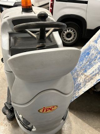 Máquinas fregasuelos con batería