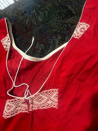 Traje Flamenca Rojo con Encajes