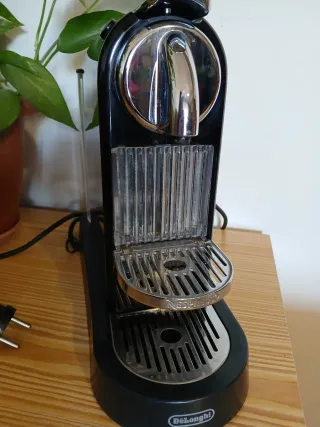 Cafetera Nespresso De'Longhi Automática
