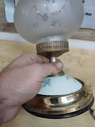 ANTIGUA LAMPARA CON TULIPA DE CRISTAL