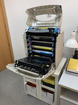 Impresora HP Color LaserJet 5550 Profesional