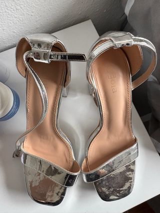 Tacones plateados plataforma