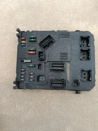 Caja Fusibles Peugeot