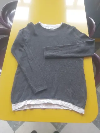 Jersey Pull&Bear gris y blanco Talla M