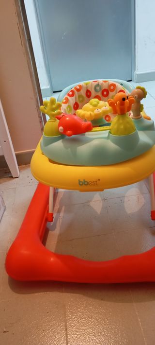 Andador correpasillos bebe evolutivo.