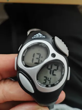 Reloj Adidas Negro y Gris
