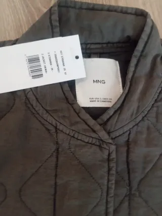 Chaqueta bomber acolchada verde oliva