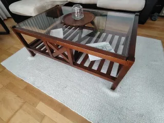 Mesa de centro de madera y cristal