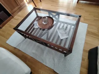 Mesa de centro de madera y cristal