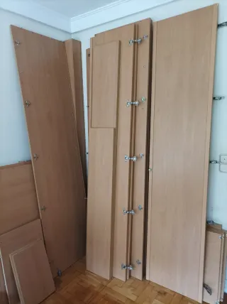 Armario ropero esquinero acabado en madera