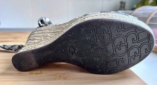 Sandalias UGG cuña esparto estampado