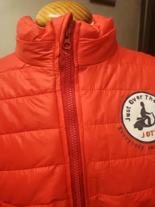 Chaqueta acolchada roja JOTT para hombre