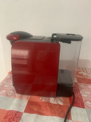 Cafetera Bosch Tassimo Roja y Negra
