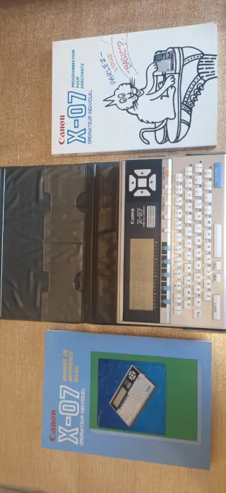 Canon X-07 Ordenador clásico portátil 1983