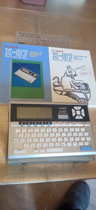 Canon X-07 Ordenador clásico portátil 1983