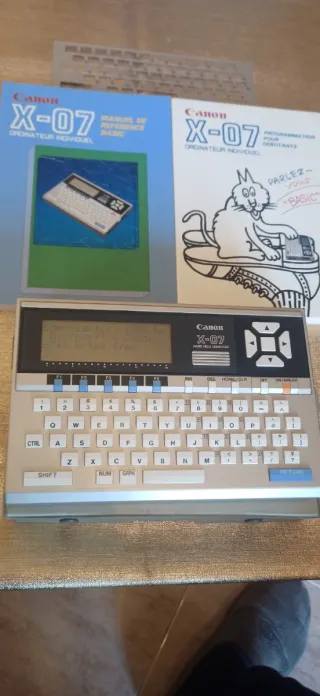 Canon X-07 Ordenador clásico portátil 1983